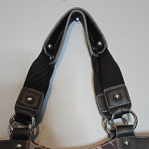 Lily Bloom Shoulder Bag - Picture 6 of 10